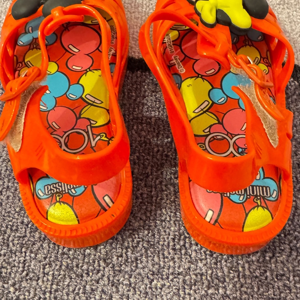 Mini Melissa Red Sandals with Mickey and Minnie - Picture 5 of 6
